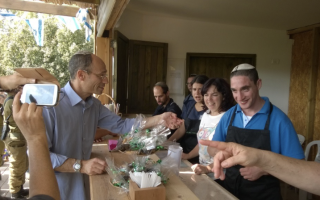 Gevaot Coffee Shop
(https://mizrachi.ca/vendor/sadnat-shiluv/)